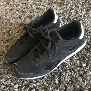 *New* Black Reebok Classics, size 8
